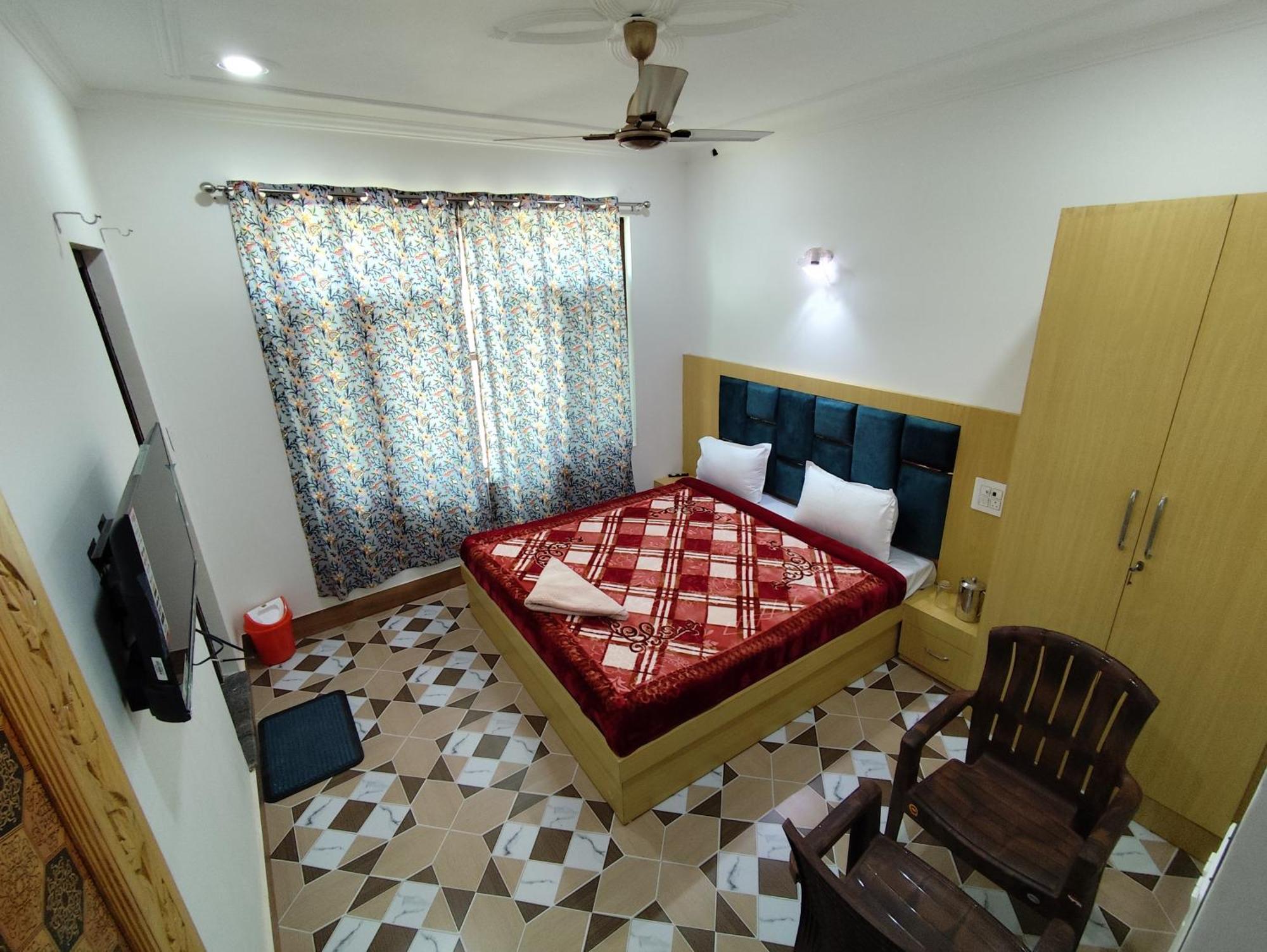 The Heaven Tree Hotel Srīnagar Buitenkant foto