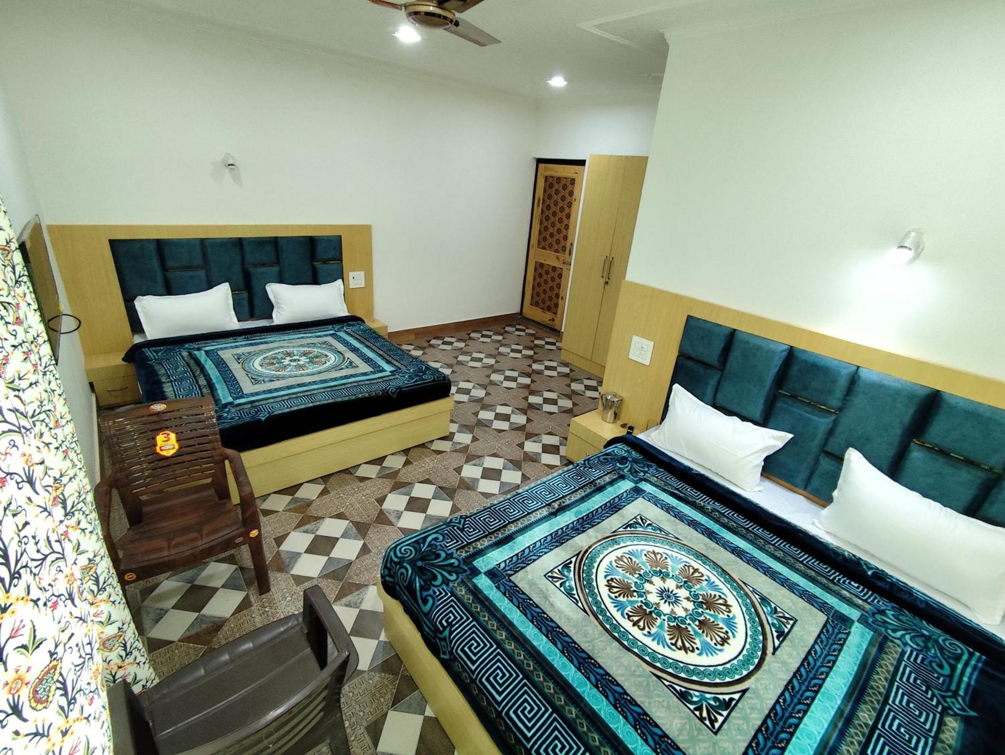 The Heaven Tree Hotel Srīnagar Buitenkant foto