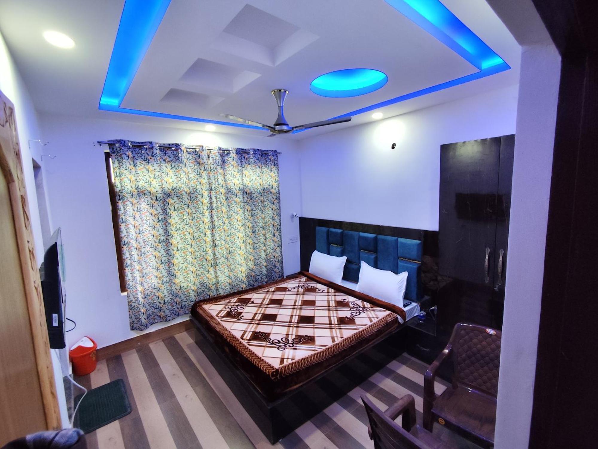 The Heaven Tree Hotel Srīnagar Buitenkant foto